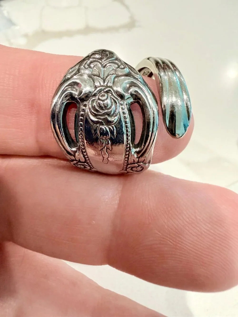 Oneida Brahms 1980 Floral Spoon Ring